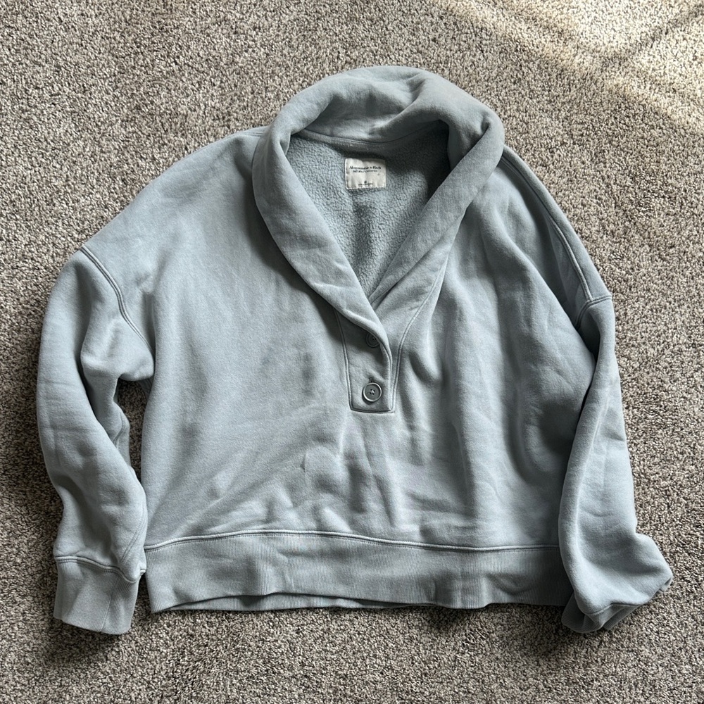 A&F Pullover Sweatshirt - Light Gray